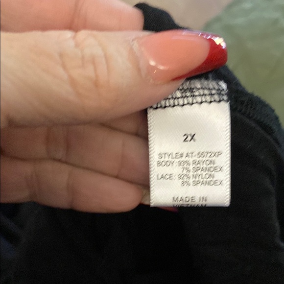 Zenana Outfitters Black Lace Sleeve Tunic - Picture 4 of 4